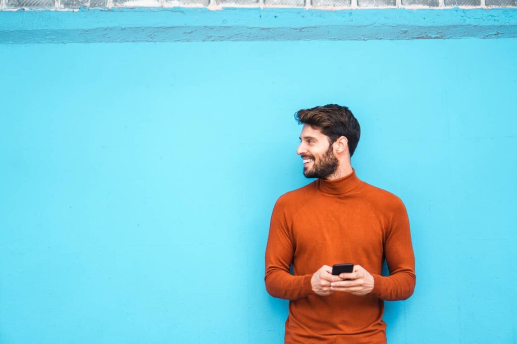 Homme souriant
